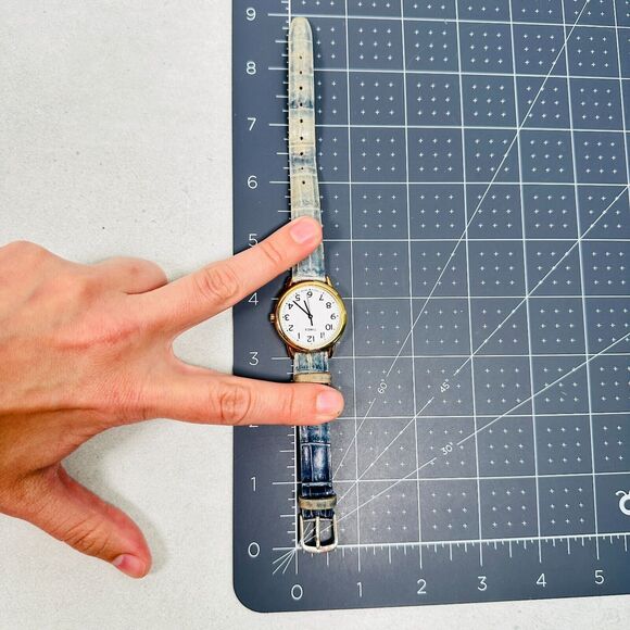 Timex Watch Womens 30mm Easy Reader Indiglo Gold Tone WR 30M New Battery - Picture 12 of 12